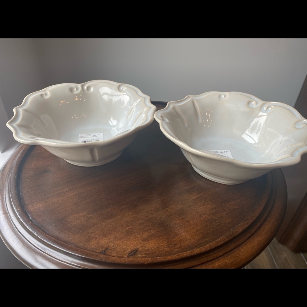 2 Vietri Incanto Baroque Cereal Bowls in Linen